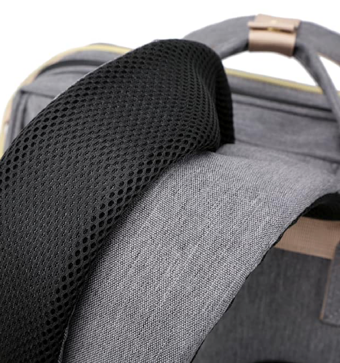 Maximizing Weekend Escapes with Baby: The Diaper Bag That Frees You