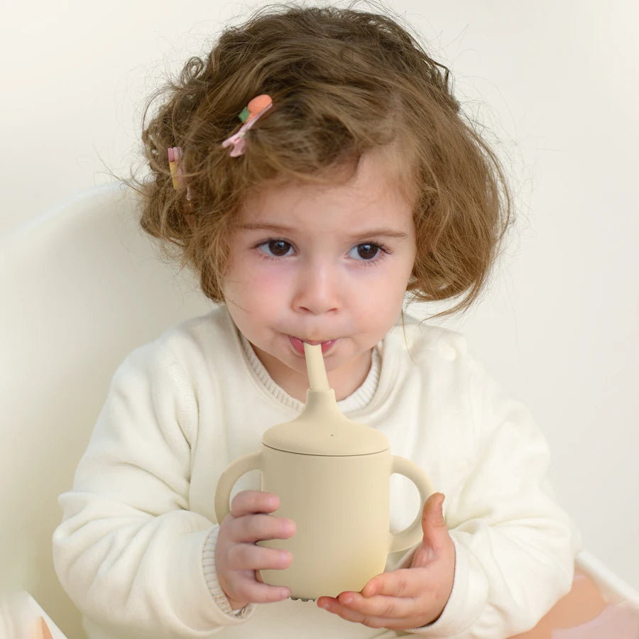 Sip'n Snack Silicone Cup – The Perfect Companion for Little Sippers! - Premium Sippy Cups from WackyVenture - Just €18.95! Shop now at WackyVenture